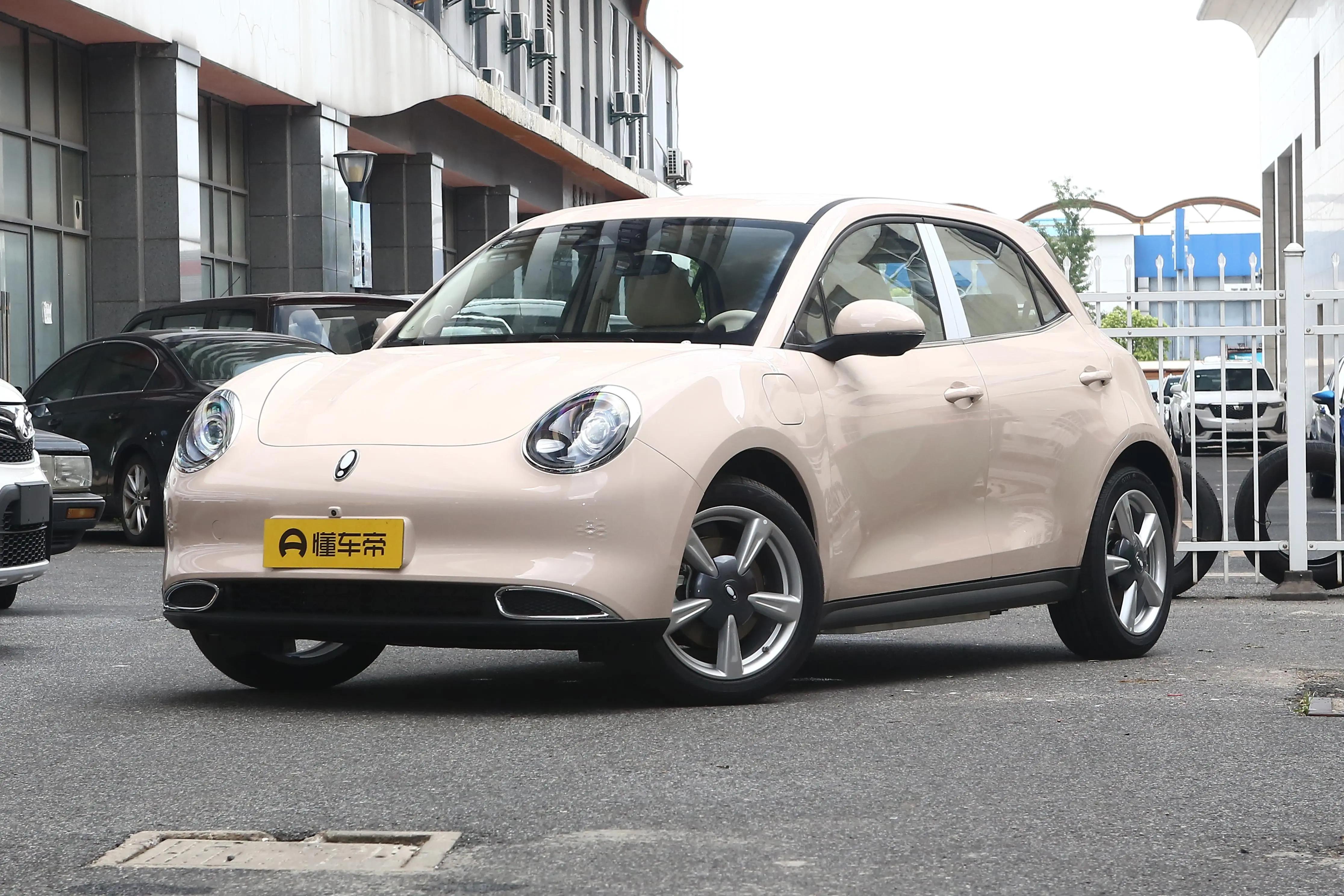 小姐姐开的燃油版车6万超高颜值 (适合小姐姐代步神车)