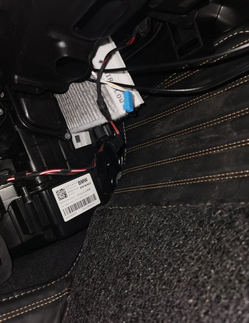 宝马528gt14款空调滤芯更换教程,15款宝马520li空调滤芯更换教程