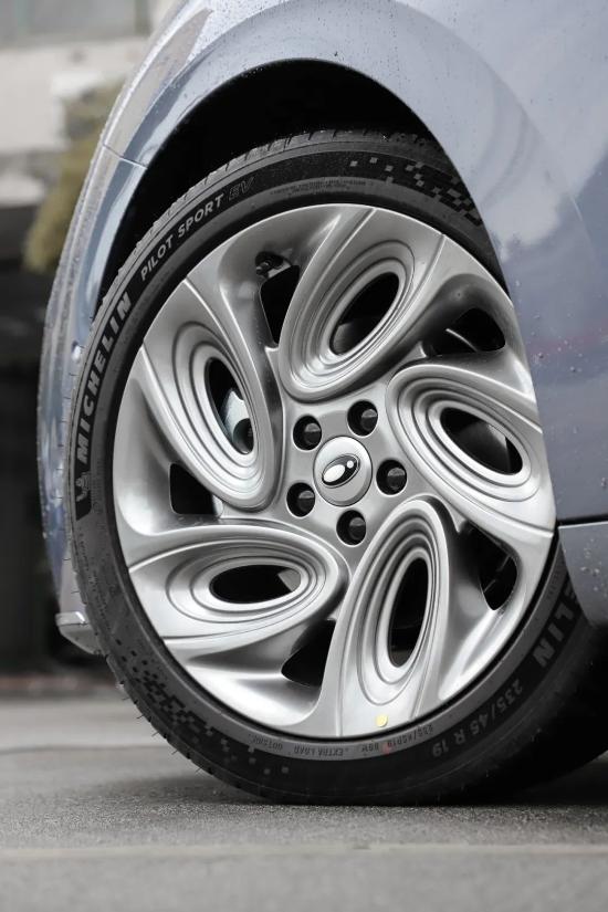 长城闪电猫2023款落地价格,电动欧拉闪电猫2021款落地价