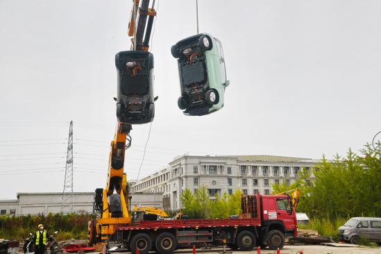 奇瑞qq冰淇淋vs宏光mini参数,奇瑞qq冰淇淋vs宏光miniev