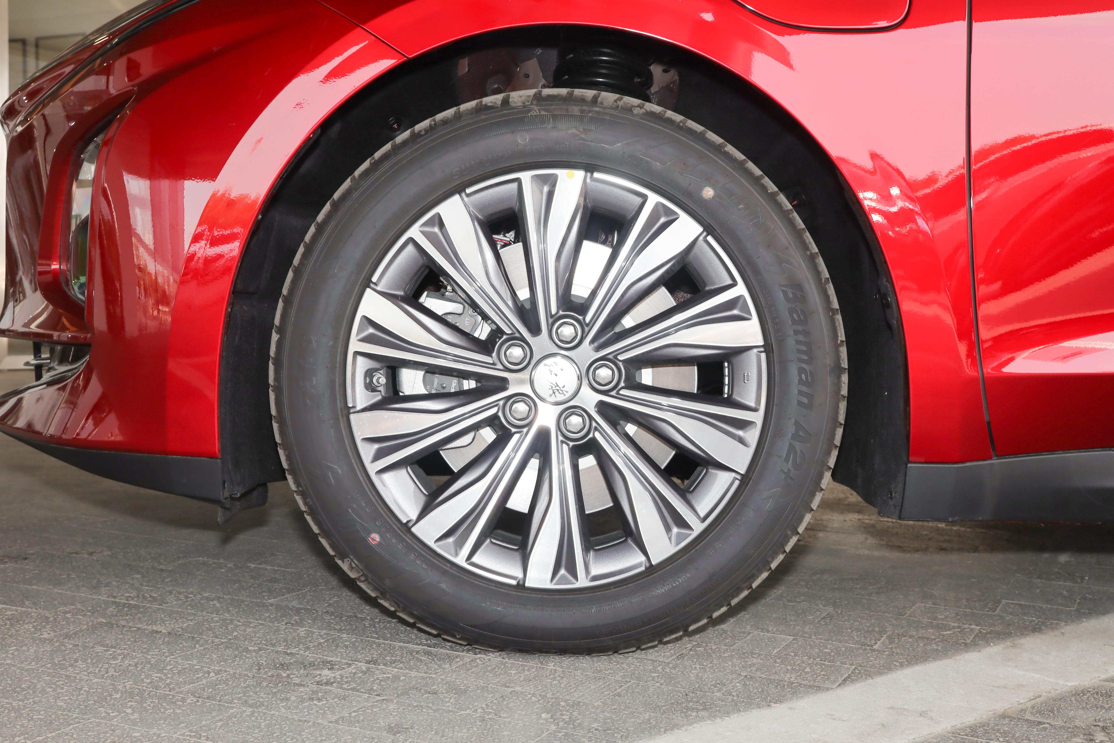 红旗新能源车e-qm5充满要多少钱,红旗e-qm5605km12w落地值得吗