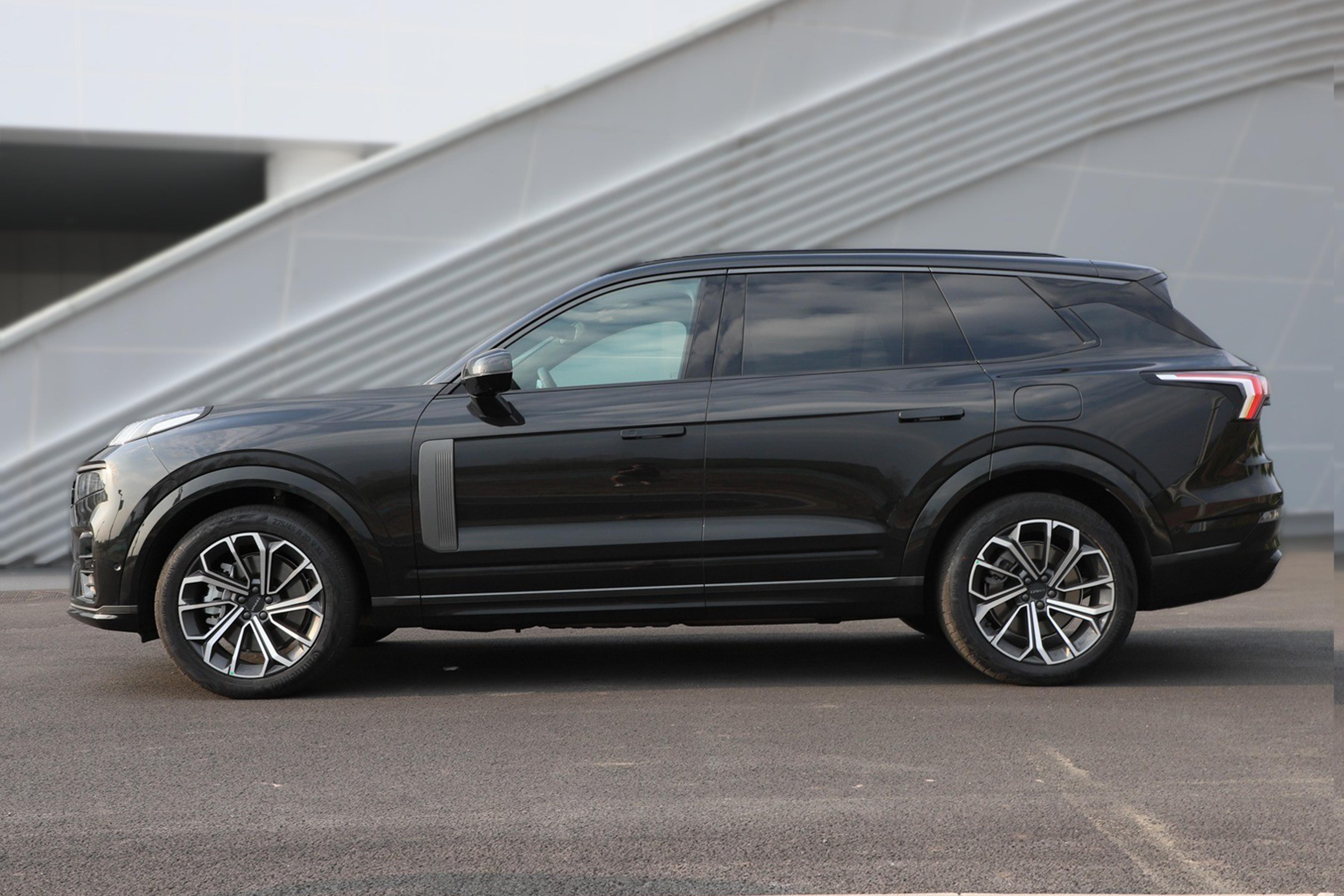 领克09与昂科威plus哪个值得买,领克09与红旗hs7哪个好