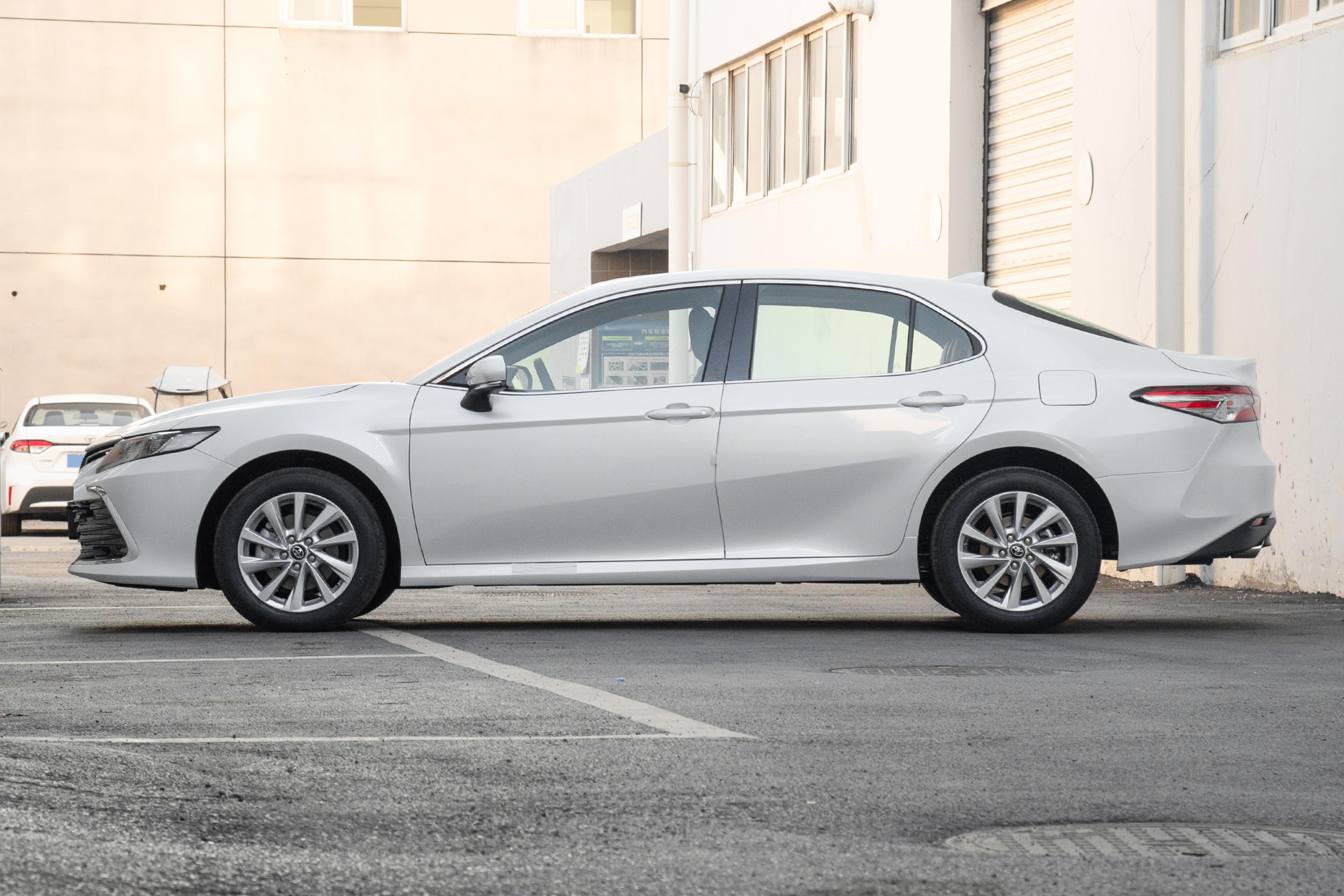 试驾丰田凯美瑞2.0混动油耗,丰田凯美瑞测评2021发动机2.5混动