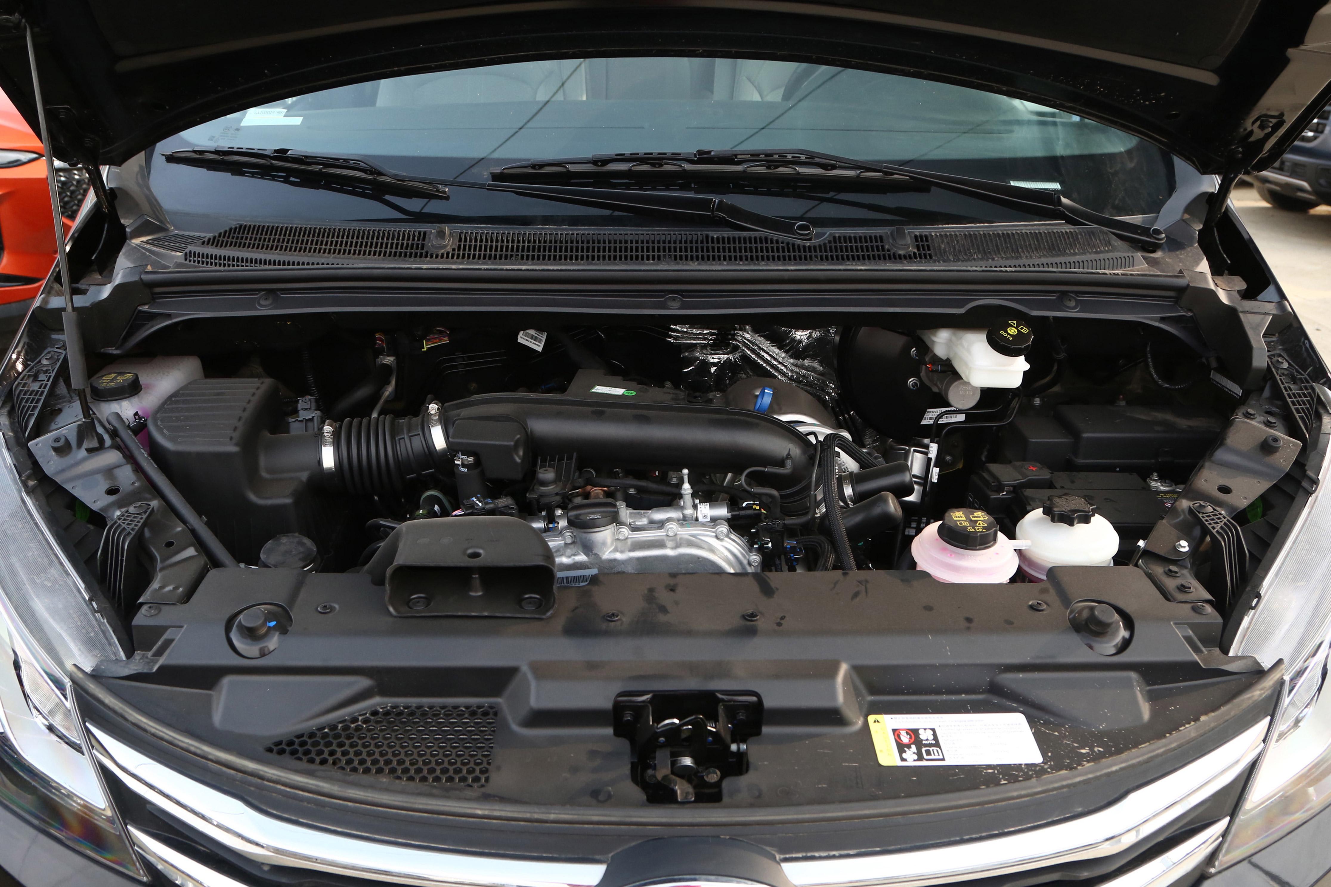 9座配置2020款大通maxusg10上市,2022款上汽大通maxus605km旗舰版