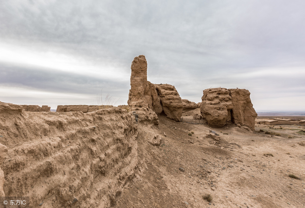 小说：一个大美女晚上主动献身，他竟然直接跑了，美女父亲气疯了
