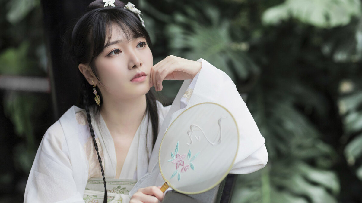 小说：流氓*戏调**寡妇被她收拾了，还想给她报官，她：那我就废了你