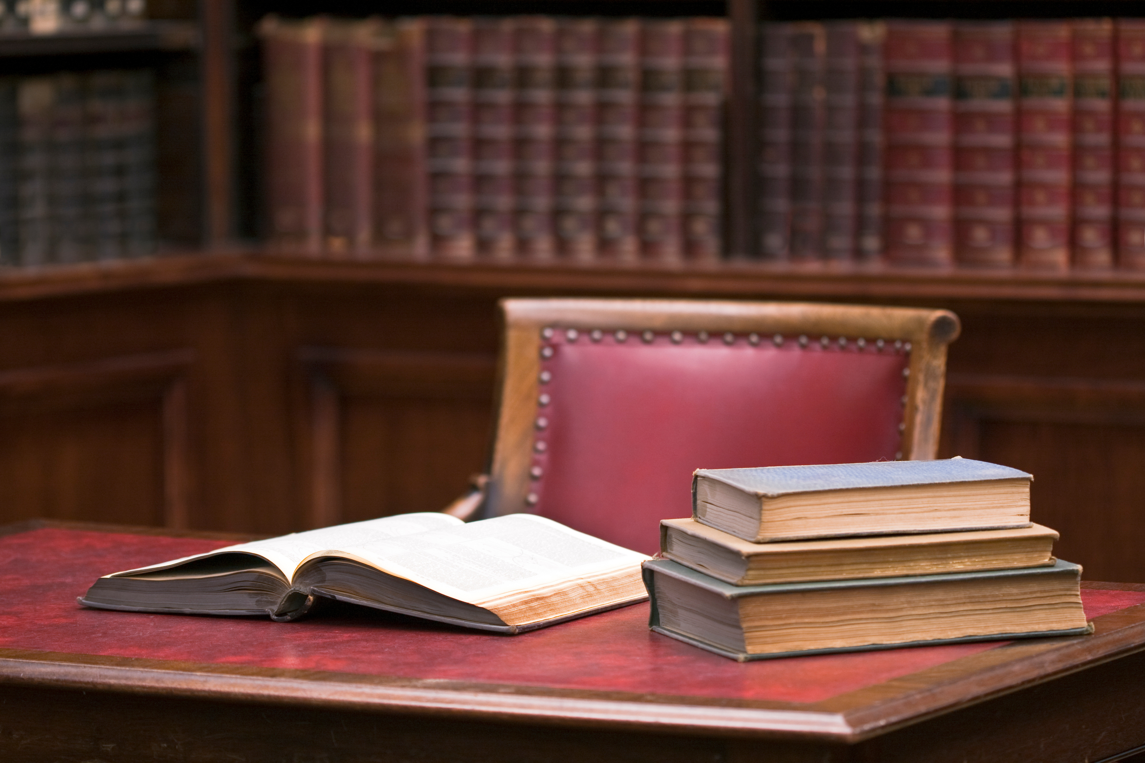 女友瘫痪装上机械臂，男子不但没有嫌弃，还伸出了援助之手