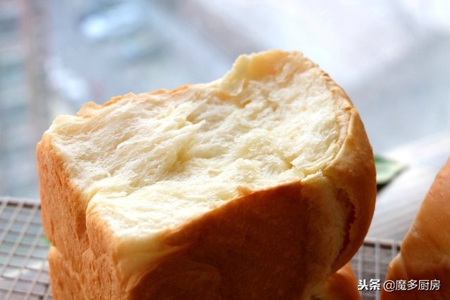 超级柔软细腻拉丝的吐司面包做法,怎么才能做出好吃的厚吐司面包