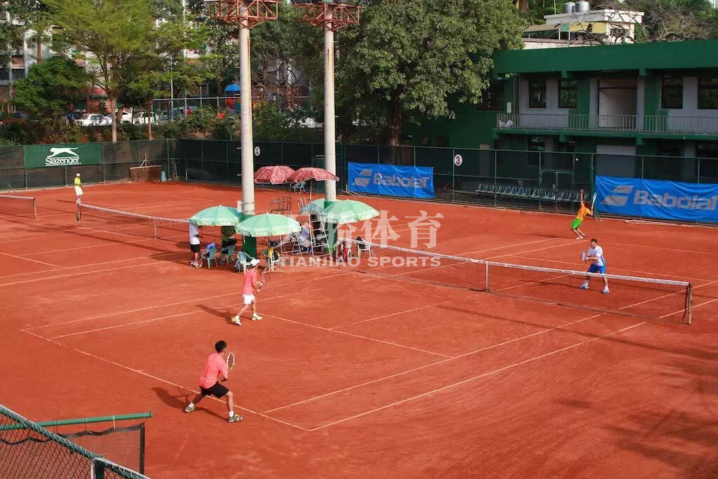 天骄羽毛球场,天骄体育网球场红土