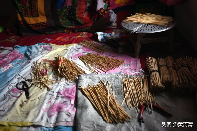 高粱干手工制作篦子,农村手工制作篦子