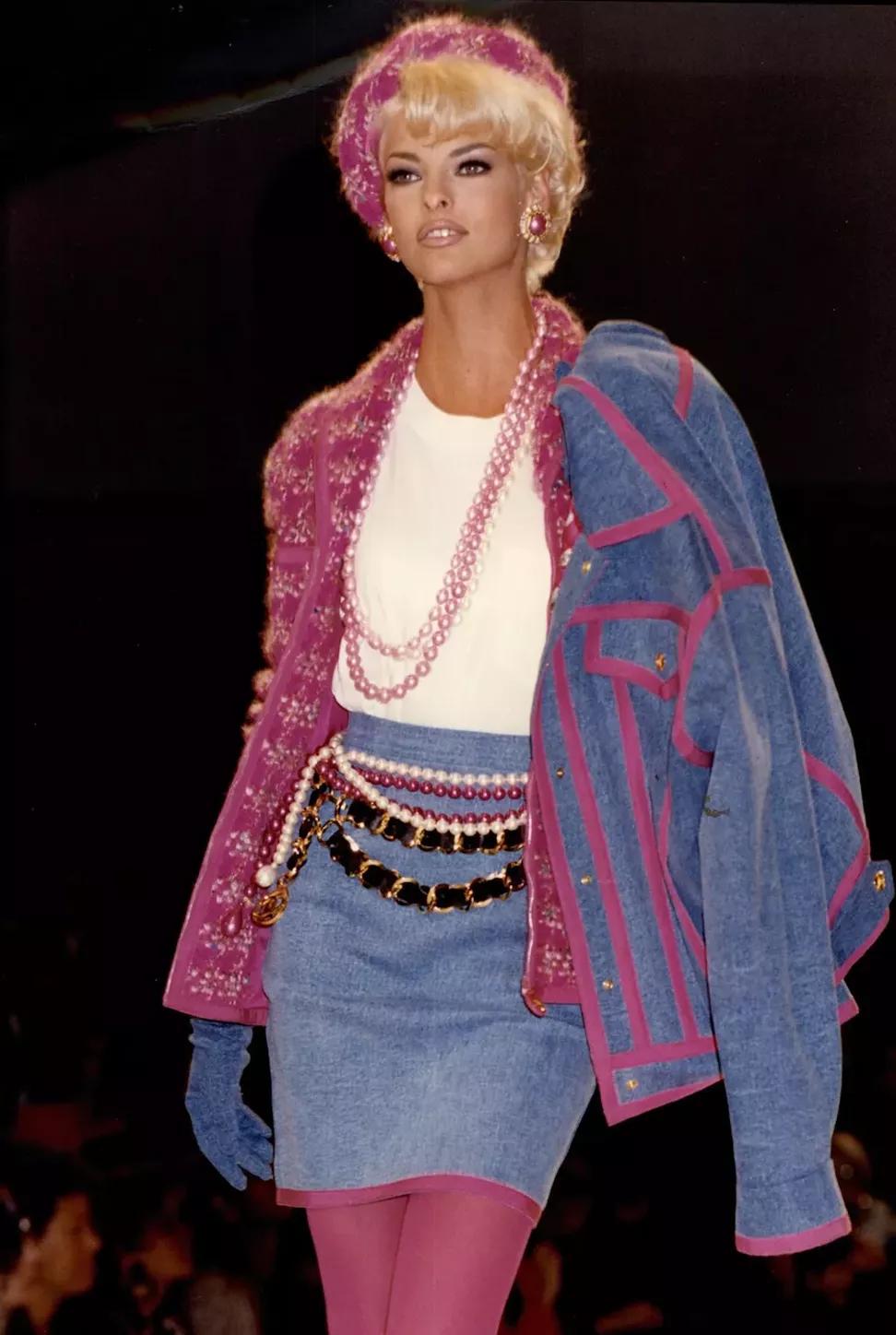 顶流女明星整容,顶流女星整容后回国复仇全集