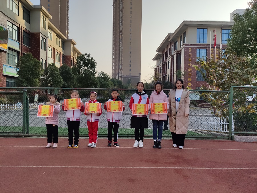 六安市梅山路小学女子足球队,梅山路小学足球赛