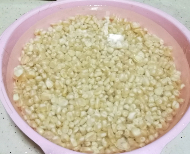 玉米放久了干瘪可以吃吗,煮熟玉米过一段时间干瘪怎么恢复