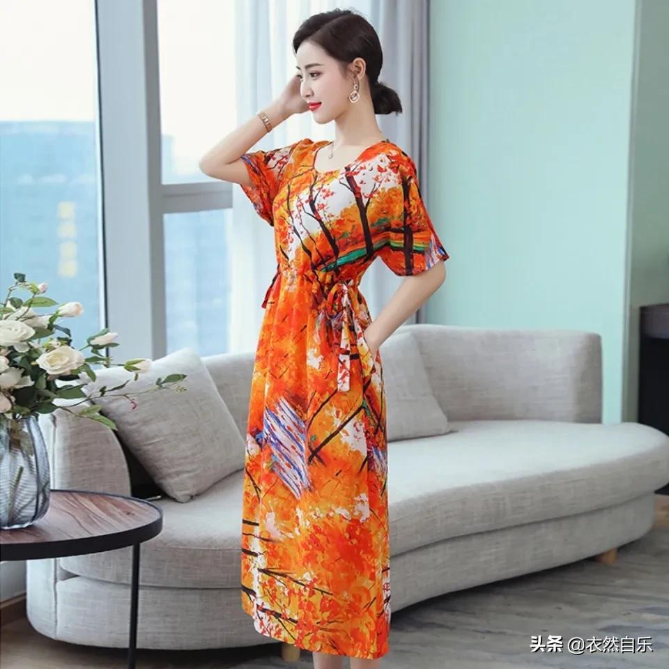 重磅桑蚕丝连衣裙显气质优雅,桑蚕丝连衣裙质感优雅