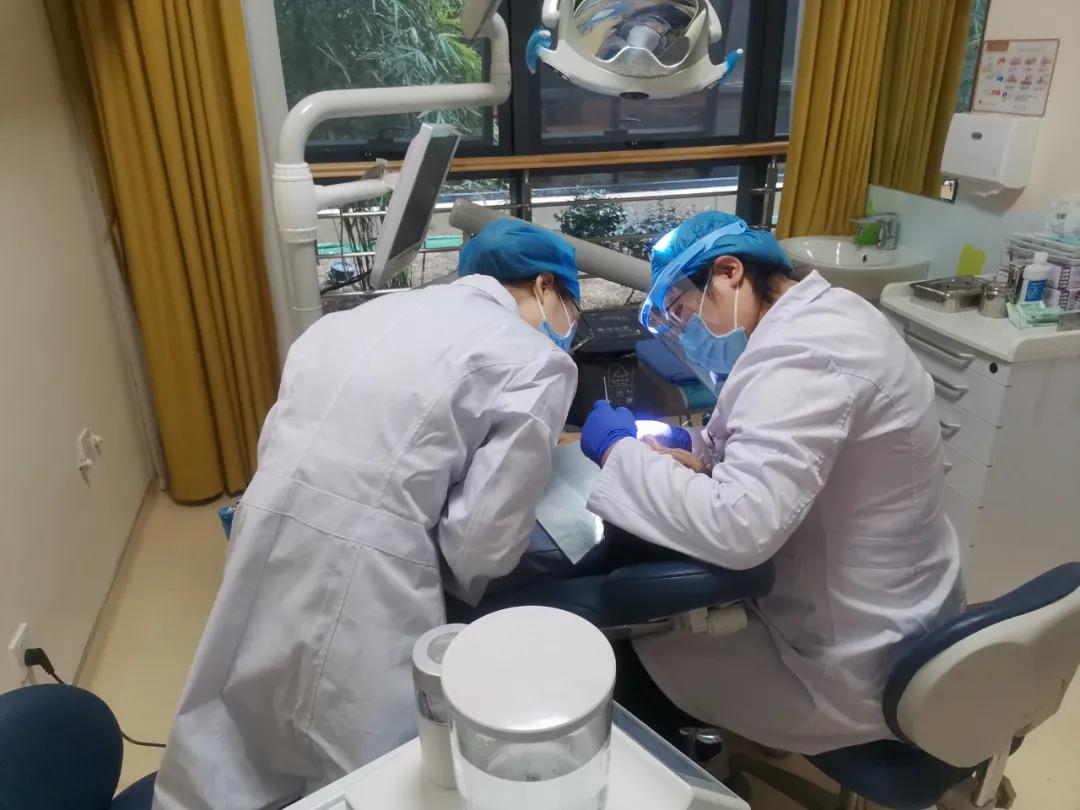 孕期牙疼智齿发炎怎么办,孕期智齿发炎只能硬抗