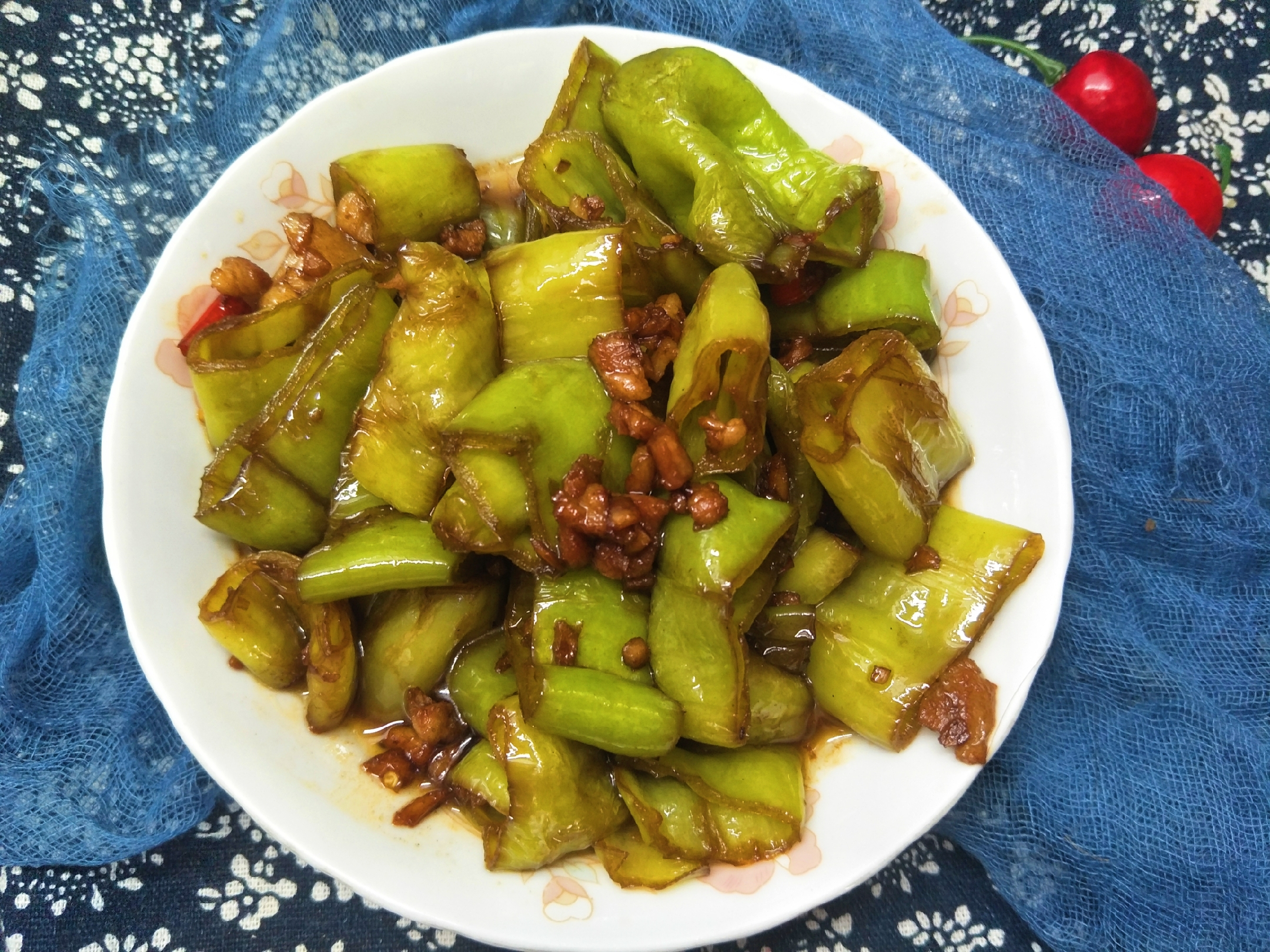 炒辣椒里加什么更好吃,怎么把辣椒炒出辣味