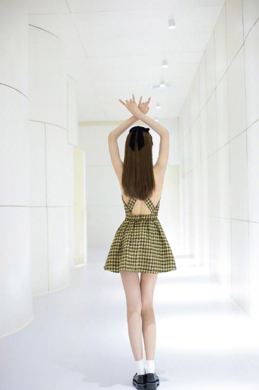 沈梦辰穿搭甜美又时尚少女感满满,沈梦辰同款蝴蝶结造型
