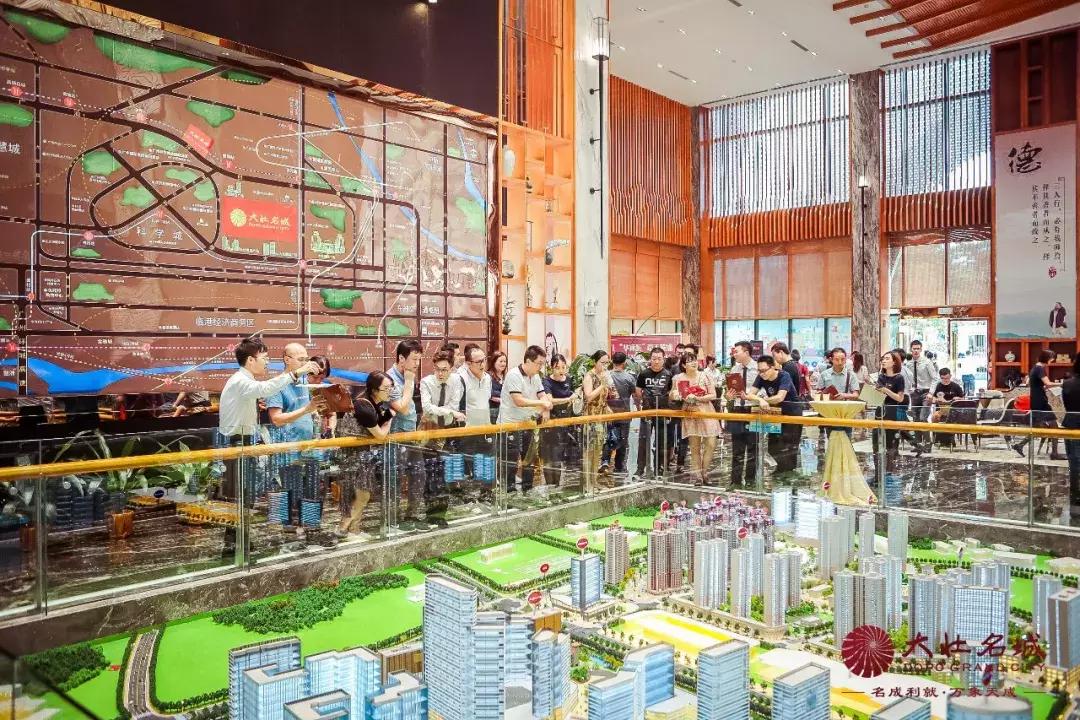 萝岗5万时代要来？3地铁+万达旁+省级名校，楼市黑马能躺赢吗？