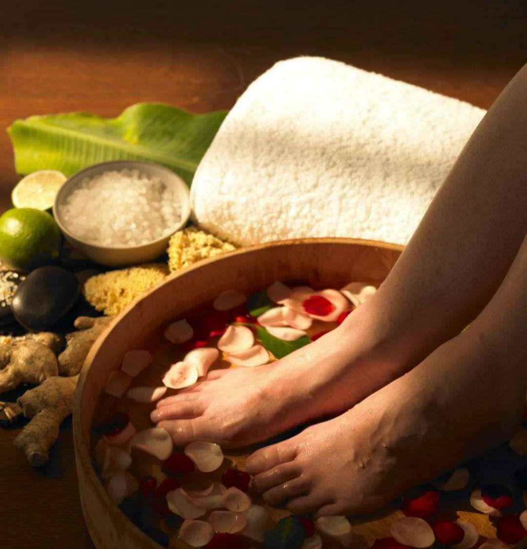 只是泡脚烫伤，却要截掉两根脚趾！糖尿病足，为什么这么可怕？