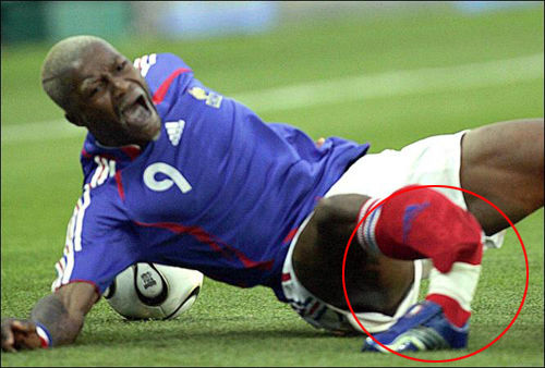 韦世豪恶意伤人事件,韦世豪足球事件