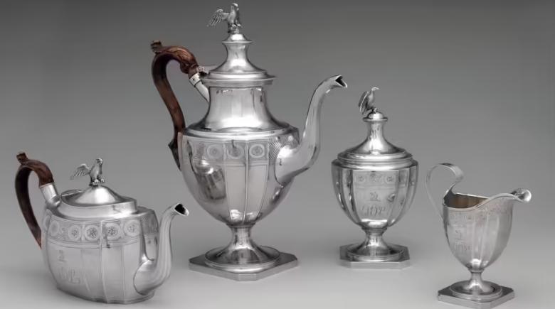 925纯银掉色吗,925纯银值钱吗