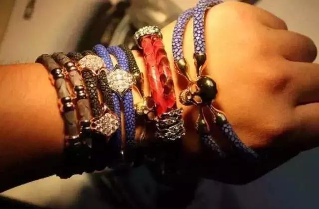 男士简约手串搭配,男士手串搭配什么简单大气