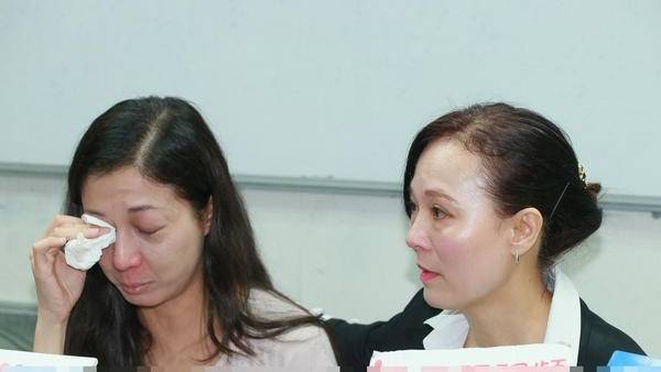 成龙对小龙女事件有回应吗 (小龙女事件对成龙的影响)