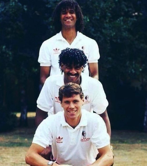 马克范巴斯滕,米兰荷兰三剑客之范巴斯滕