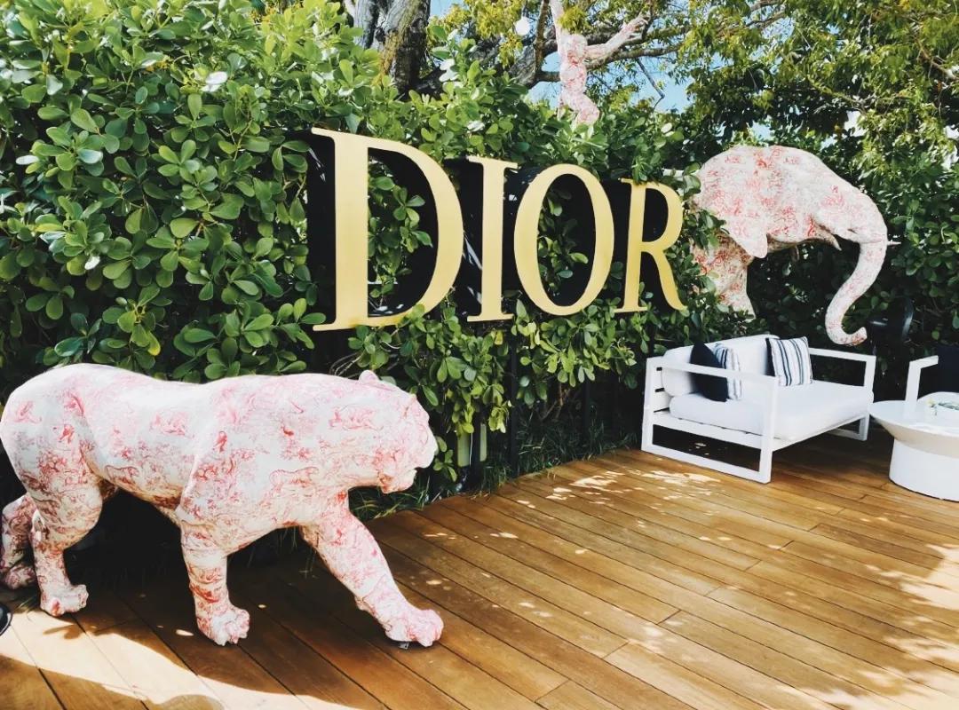 lv咖啡店设计风格,gucci高端店铺设计