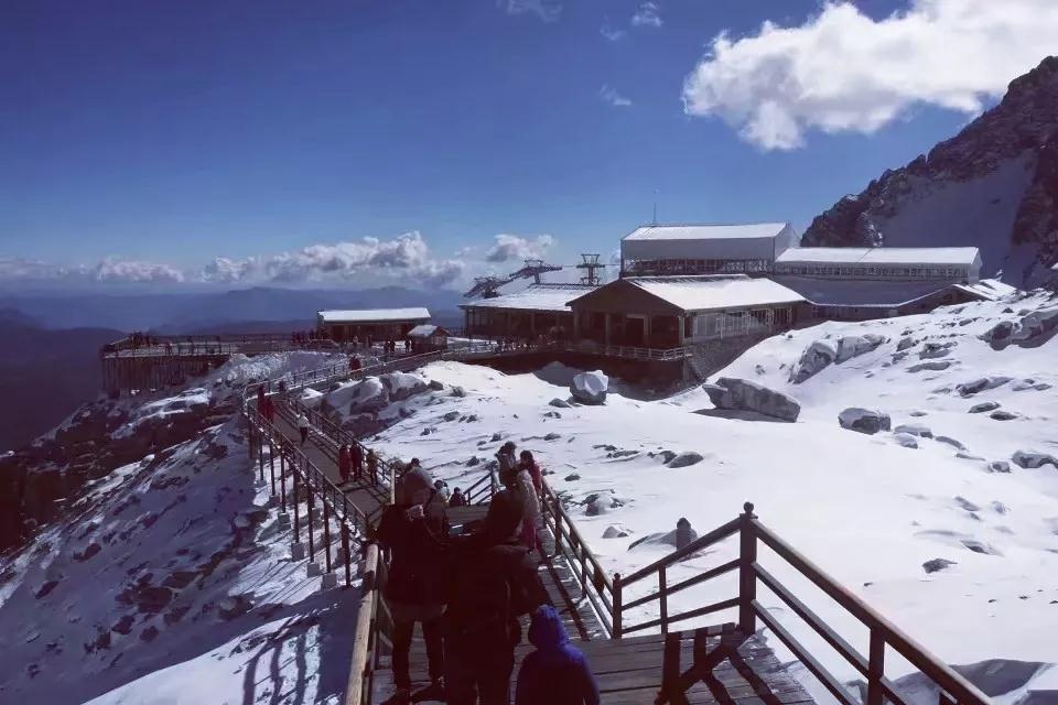 给你我的手，云上漫游｜素衣薰馥：七彩云南行吟集