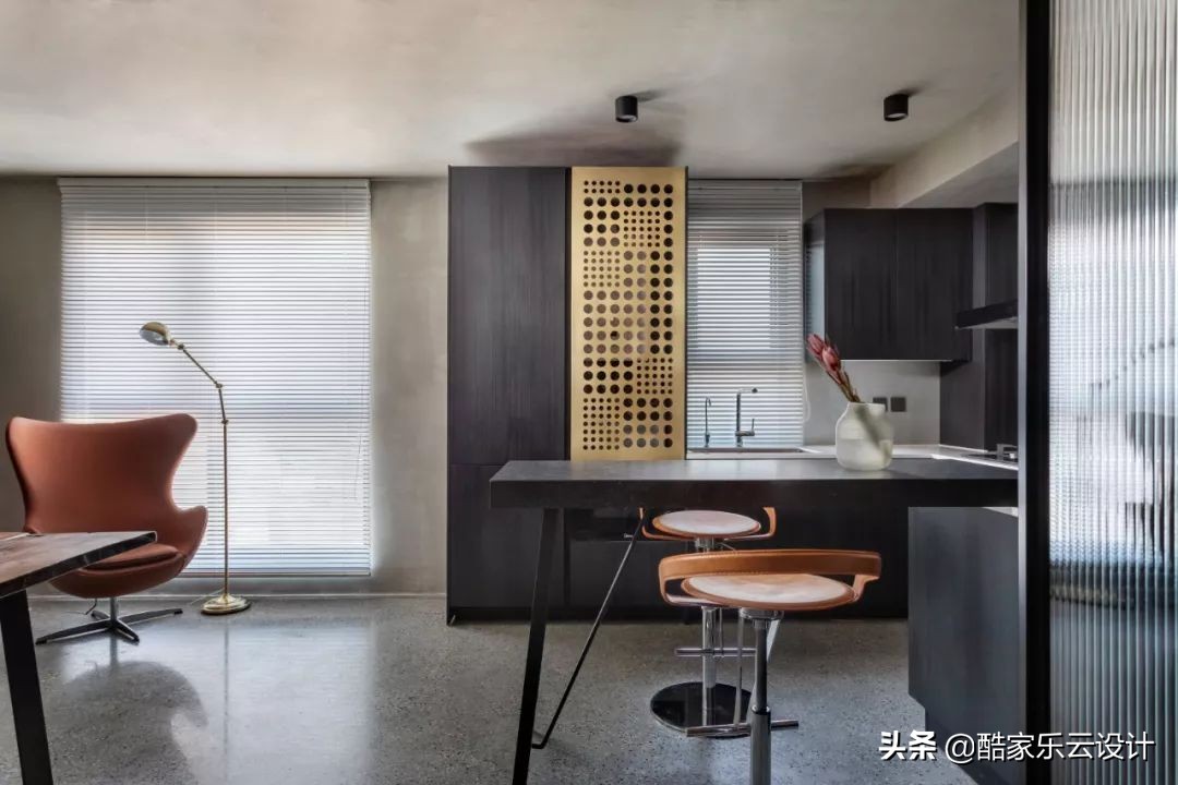 2021年的家庭客厅除了会客休闲，还能干什么？