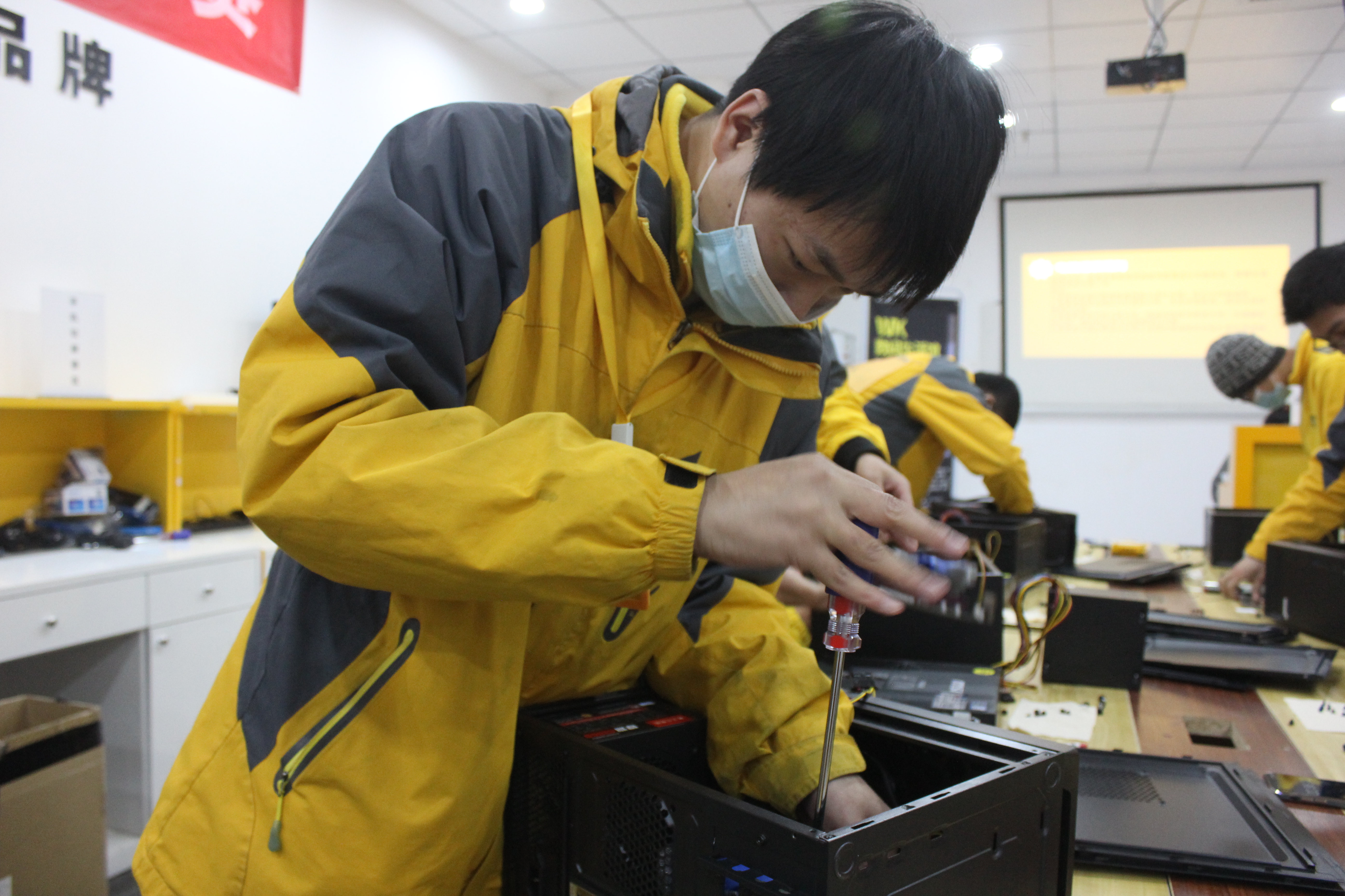 电脑硬盘可以修吗,电脑修硬盘要多久修好呢