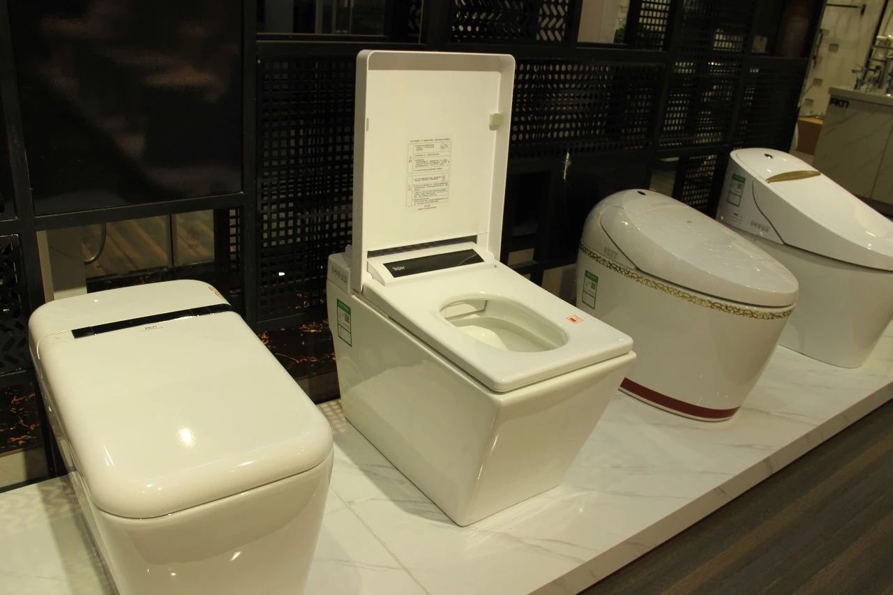 马桶上方冲水有两个按钮,马桶上冲水的两个按钮有什么区别