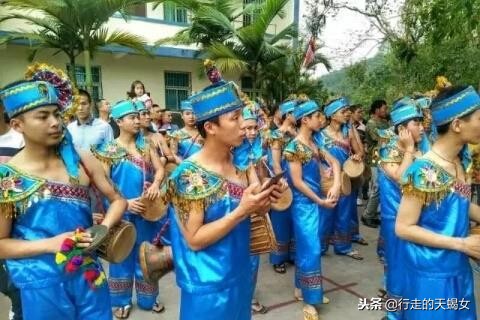 欢乐的泼水节鸟语花香,泼水节溢出的欢乐