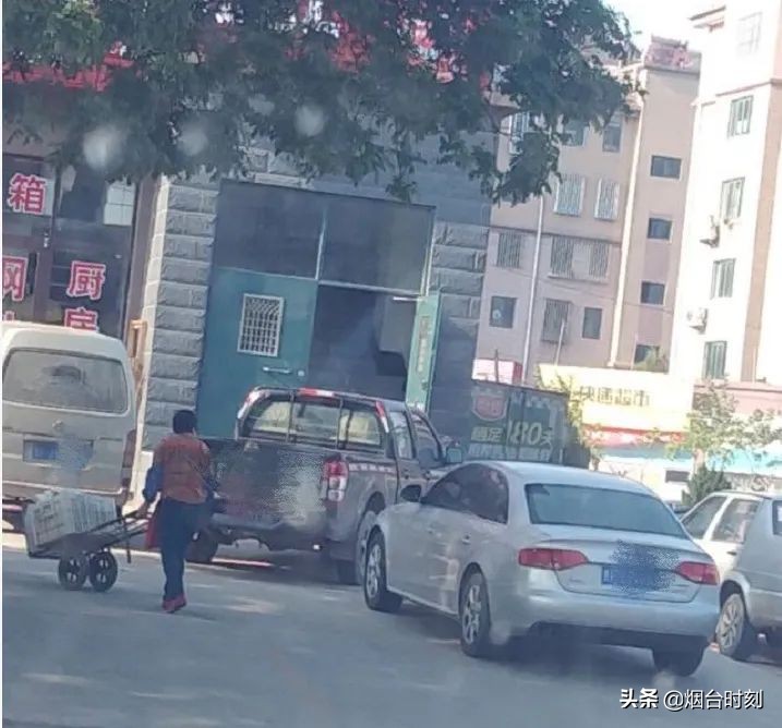 到底是谁给谁添堵,到底是谁在堵车啊搞笑