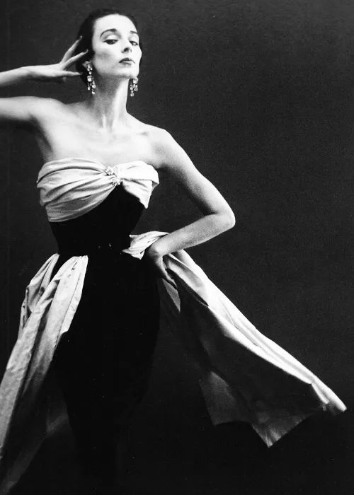 会修飞机的绝代超模，自己开公司，为何最终在小餐馆度过余生？