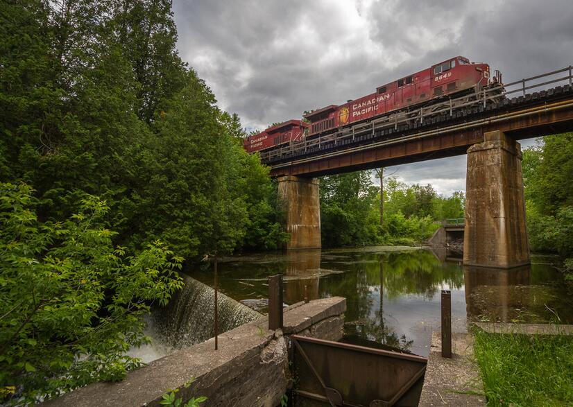 各国留学生入境加拿大条件,加拿大中国留学入境最新规定