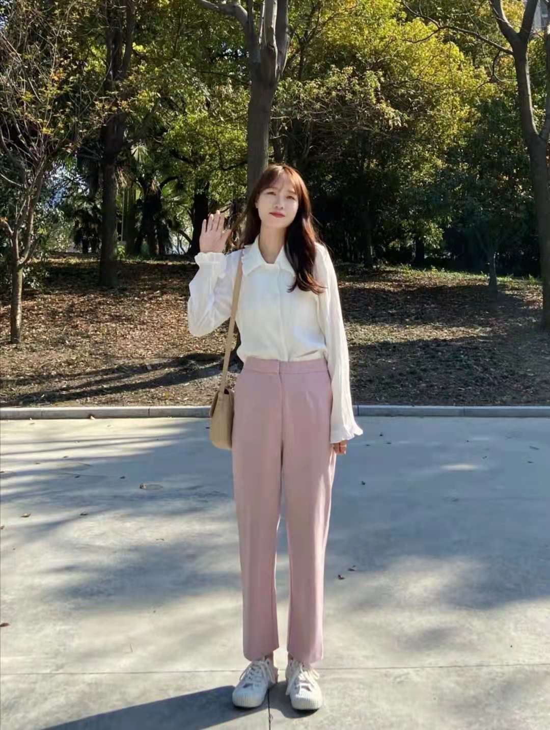 夏天裤子哪种面料凉快,夏天穿什么面料的裤子最凉快舒服