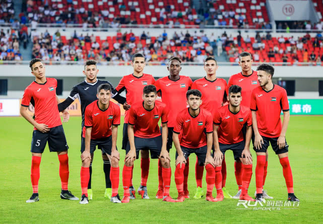 足球万人欢呼现场,足球比赛全场轰动