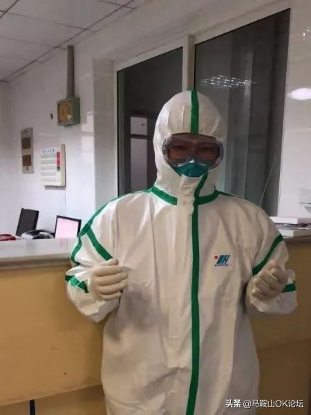 致敬白衣天使流泪视频,感人泪奔疫情现场