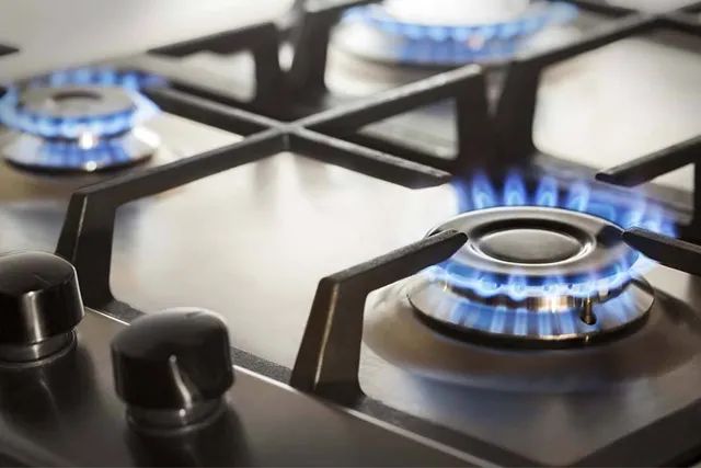 油锅着火不要慌原版,油锅着火别着急下一句