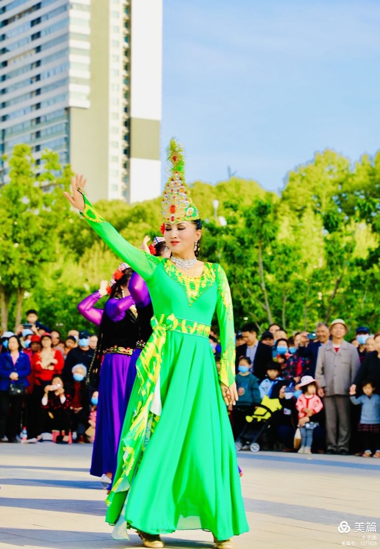 洛阳牡丹广场新疆舞视频,洛阳牡丹广场爵士舞