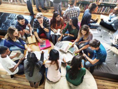 莫里森直播时出现口误，网友却说，没毛病，这很澳洲