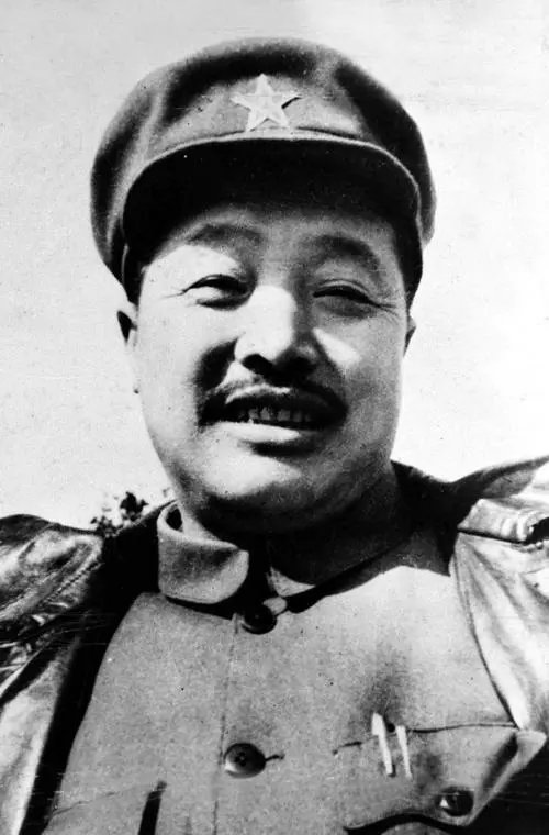 1964年,国足惨败,贺龙一气之下解散国足