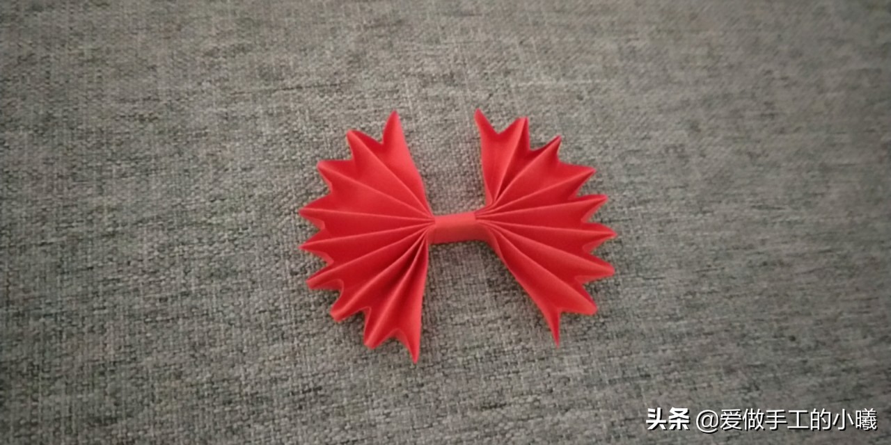 蝴蝶结折纸怎样贴在贺卡上好看,折纸简单又漂亮的蝴蝶结收纳盒