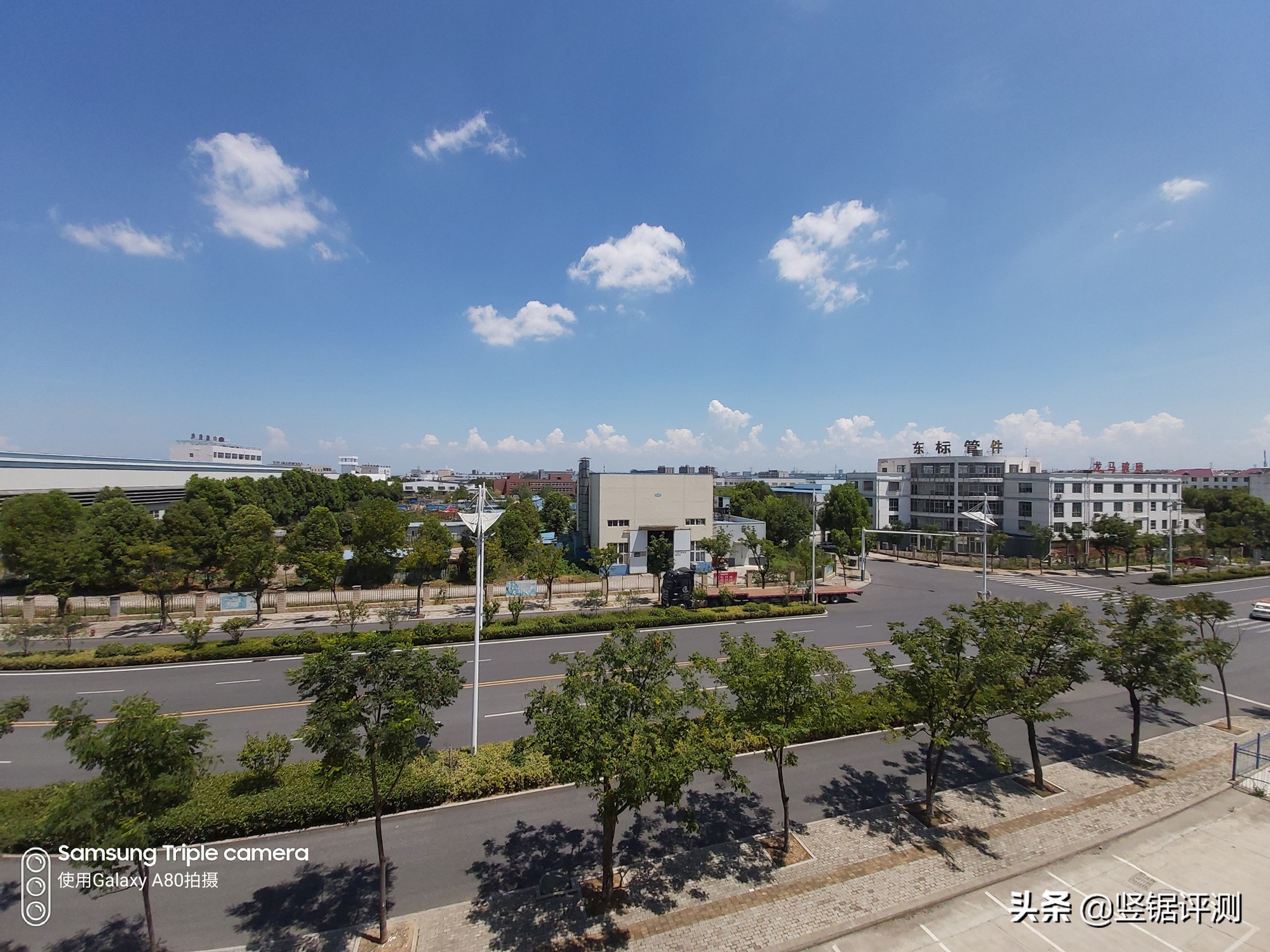 三星A80深度评测，6.7英寸全面屏，旋转摄像头设计