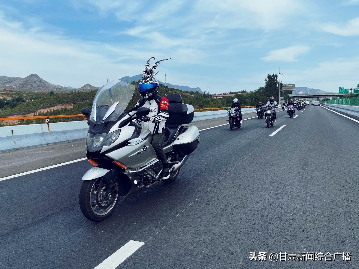 张扬的“花翎骑士”黄涵：用行动代言“摩托文化”