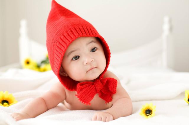 妈，娃睡了，宝宝喝完母乳就睡，奶奶及时查看，救了孩子一命