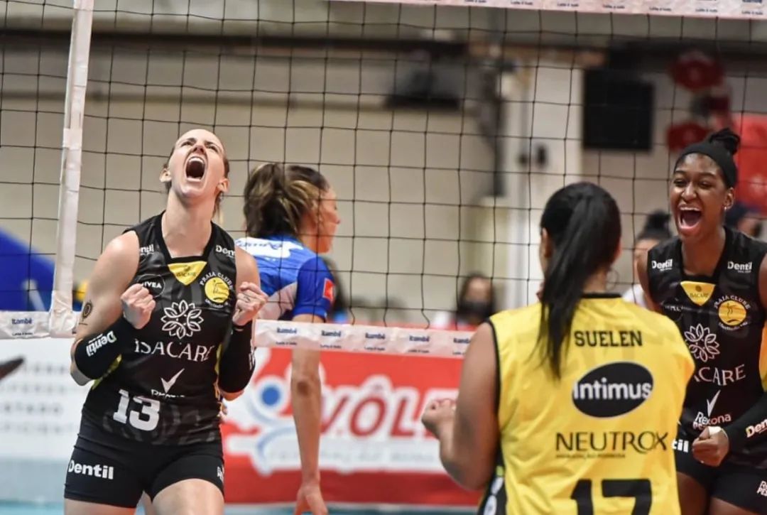 海滩俱乐部力夺超级杯冠军；“铁锤”格罗泽助球队爆冷取胜