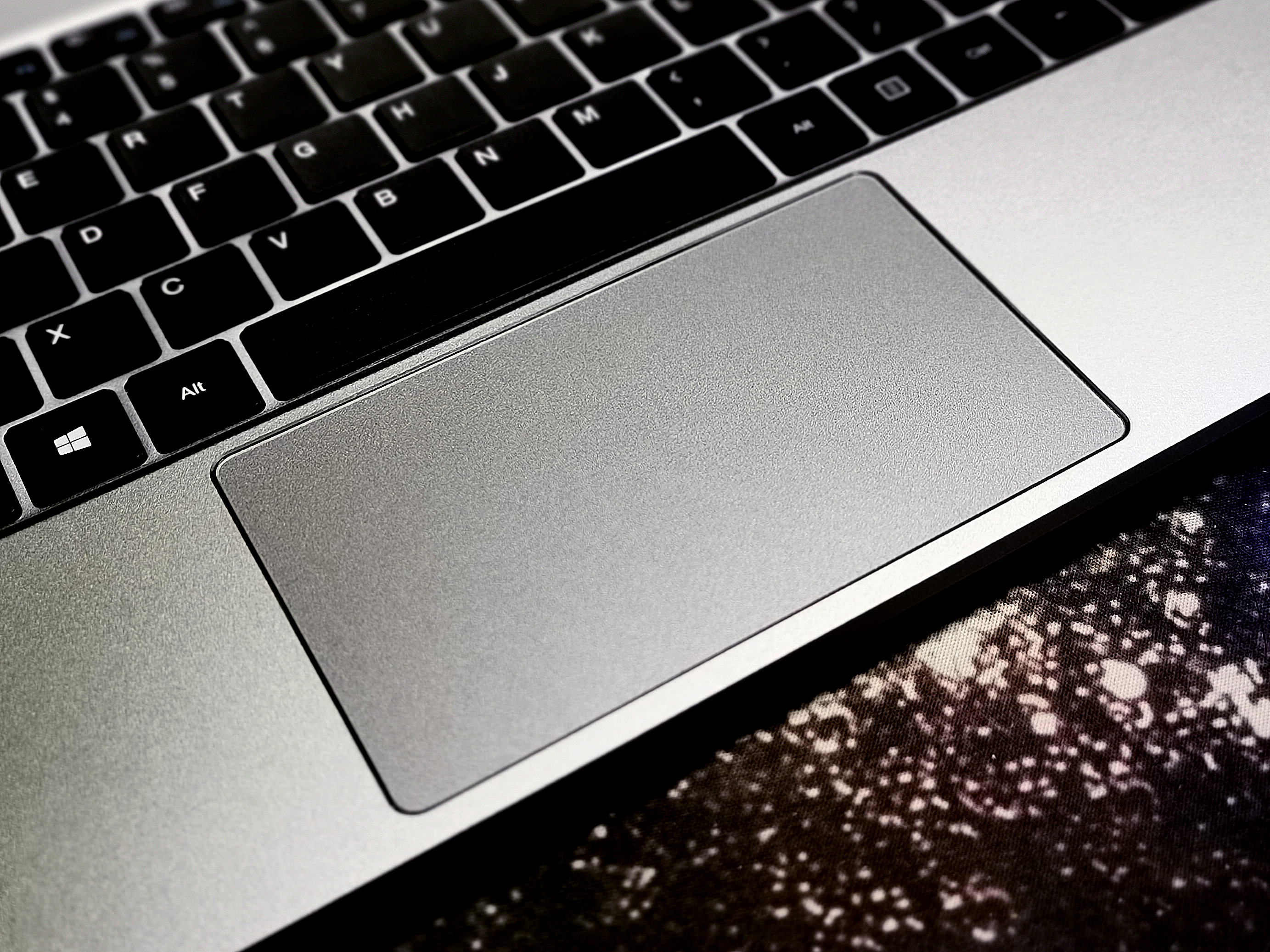 酷比魔方i7对比微软,酷比魔方i7book笔记本